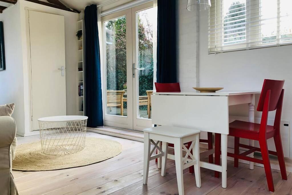 Tiny House In Tuin Van De Statige Villa Mariahof Dordrecht Dış mekan fotoğraf