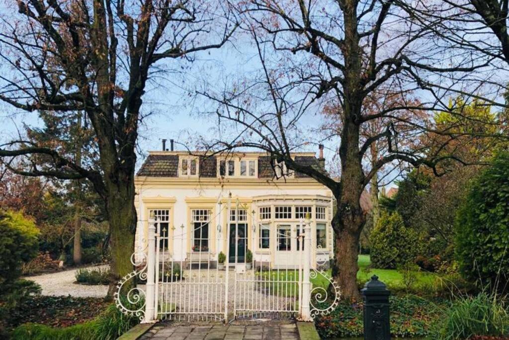 Tiny House In Tuin Van De Statige Villa Mariahof Dordrecht Dış mekan fotoğraf
