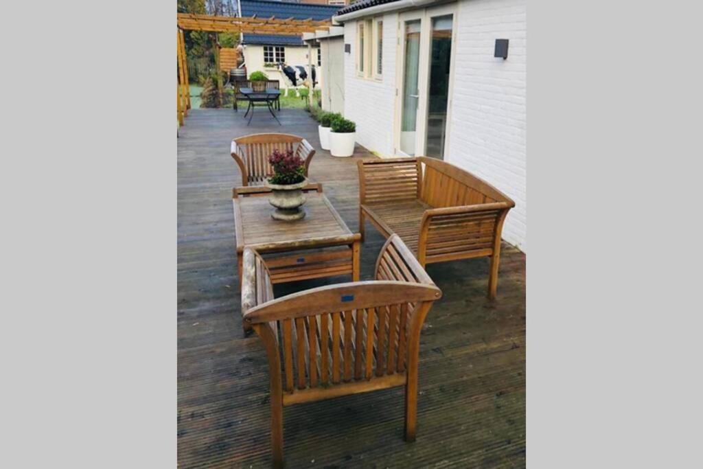 Tiny House In Tuin Van De Statige Villa Mariahof Dordrecht Dış mekan fotoğraf