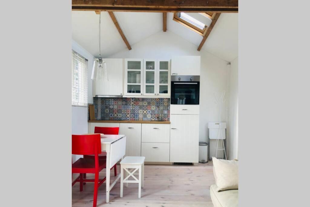 Tiny House In Tuin Van De Statige Villa Mariahof Dordrecht Dış mekan fotoğraf